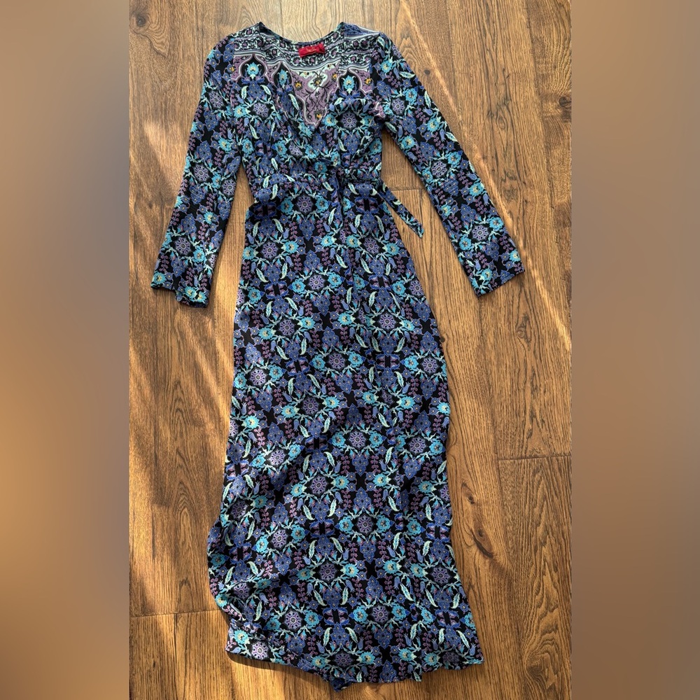 TIGERLILY wrap dress size 4 dark floral medallion boho gypsy peasant maxi dress
